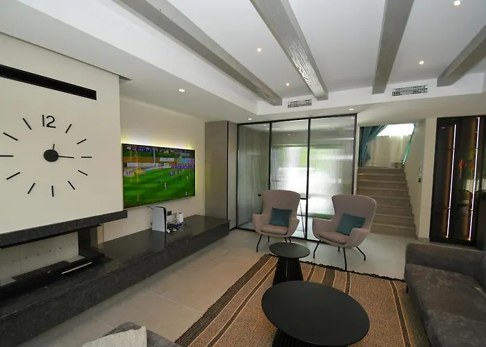 Helena فيلة Brzac