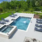 Helena Villa Brzac