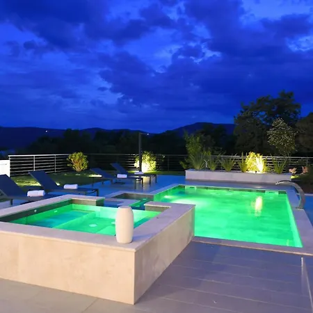 Helena Villa